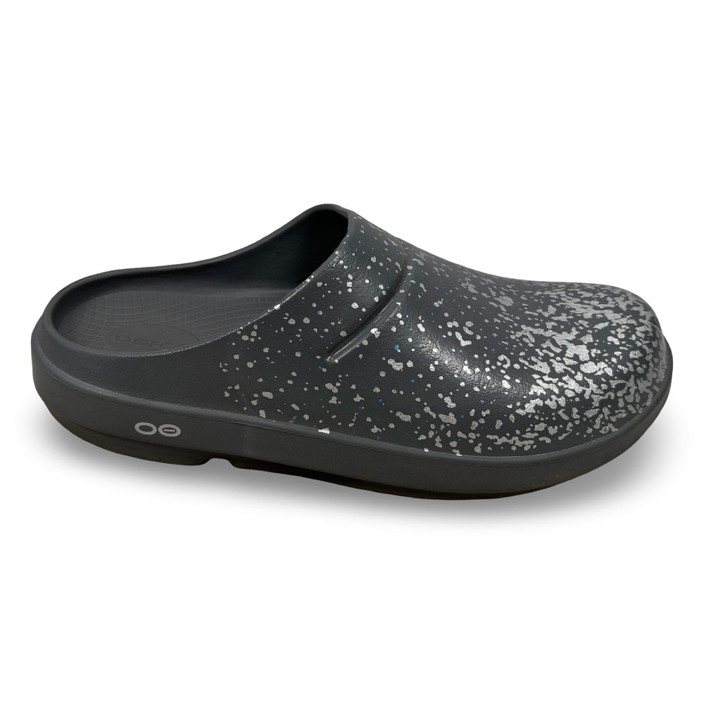 OOFOS OOCloog Luxe Gray Silver Splatter Recovery Clogs Men 9 Women 11 EU 42